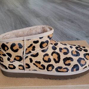UGG Women’s Tan Leopard Print Mini boots